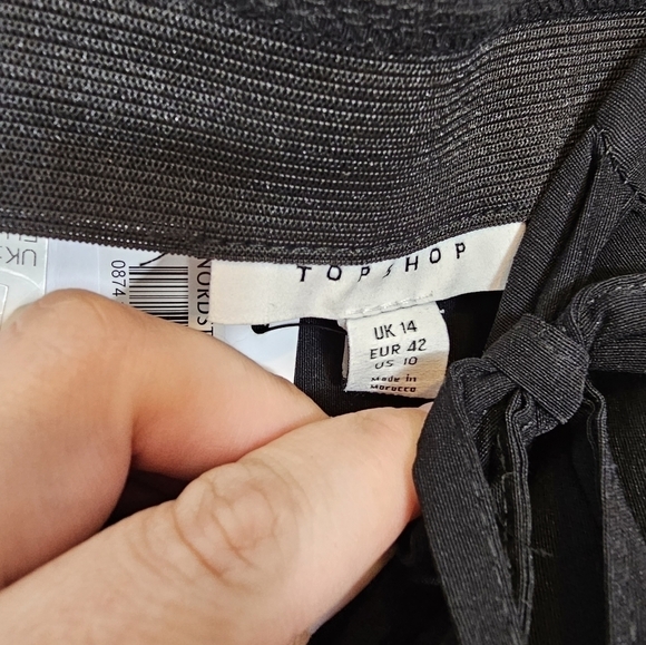 TOPSHOP black size 10 A-line miniskirt with slit and tie NWT - Picture 2 of 4